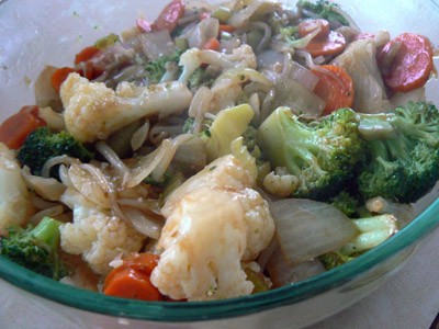 Chop suey in a serving plate.